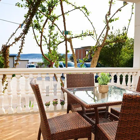 Izabella Seaside